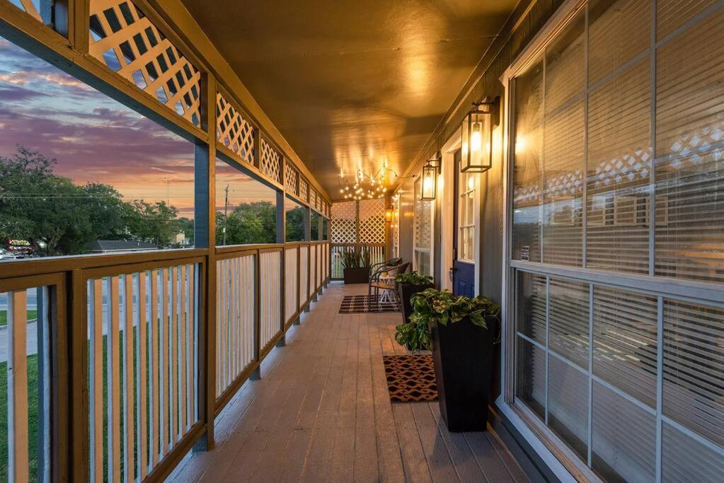 Sunnyside Retreat Apartment Bacliff ภายนอก รูปภาพ